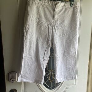 Daisy Fuentes White Flat Front Shorts